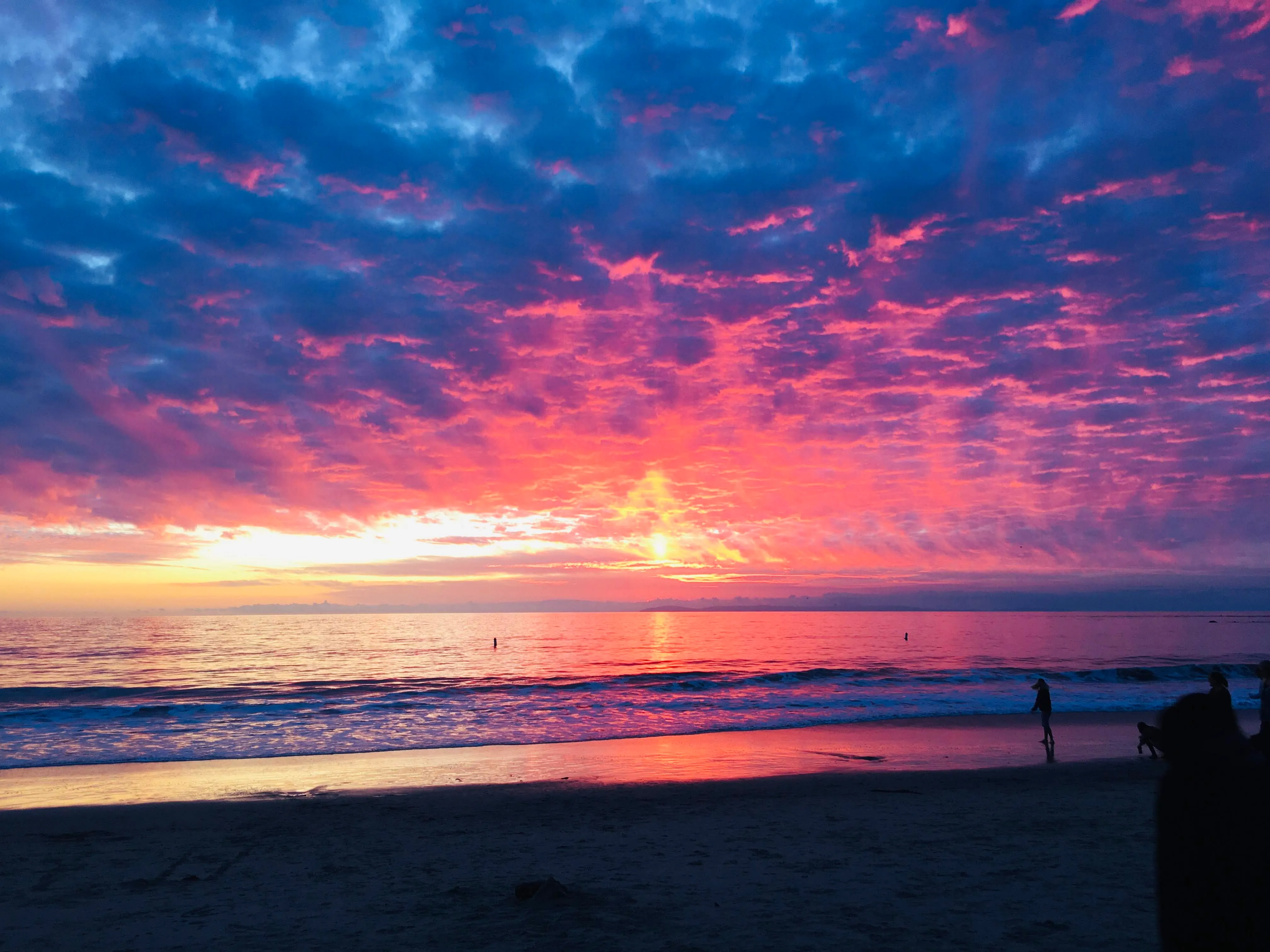 大学近くのビーチの夕焼け